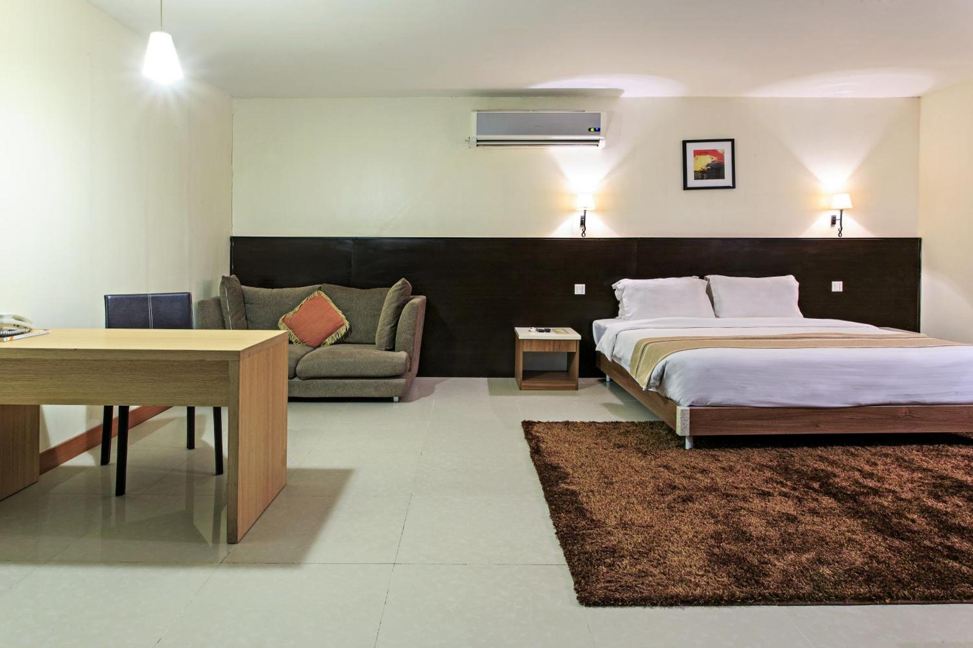 The Orchard Cebu Hotel & Suites Powered By Cocotel Room photo
