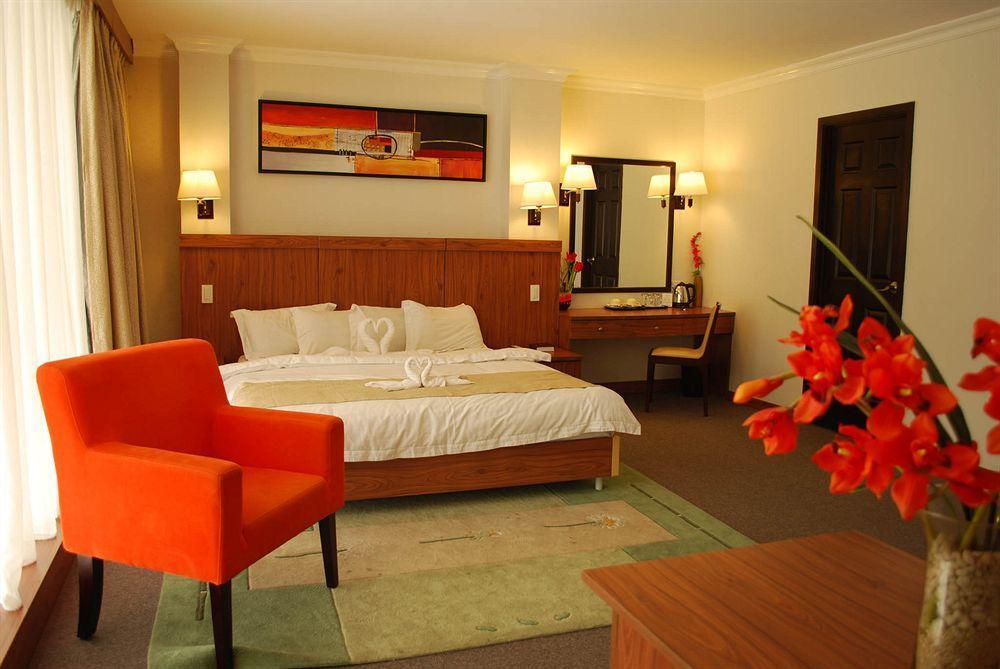 The Orchard Cebu Hotel & Suites Powered By Cocotel Exterior photo