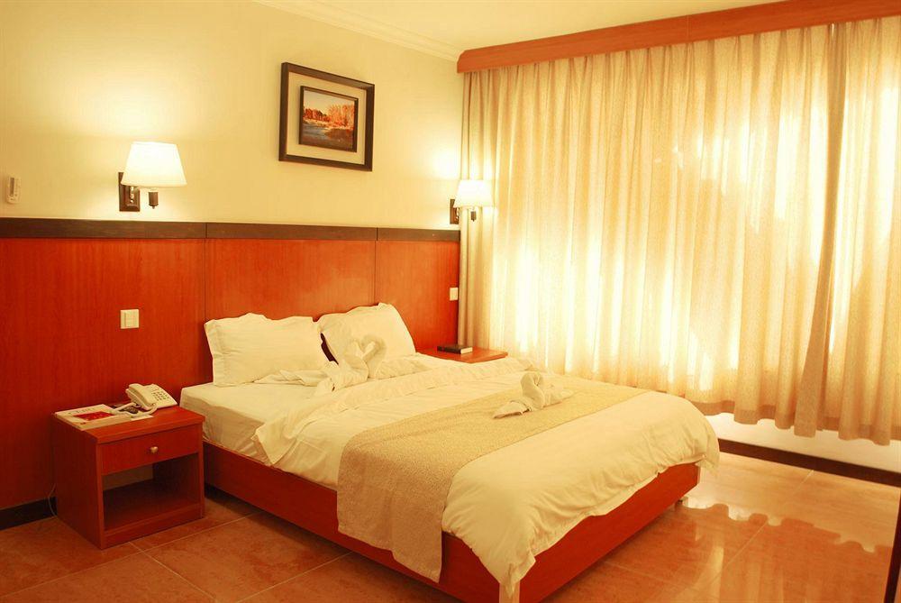 The Orchard Cebu Hotel & Suites Powered By Cocotel Exterior photo