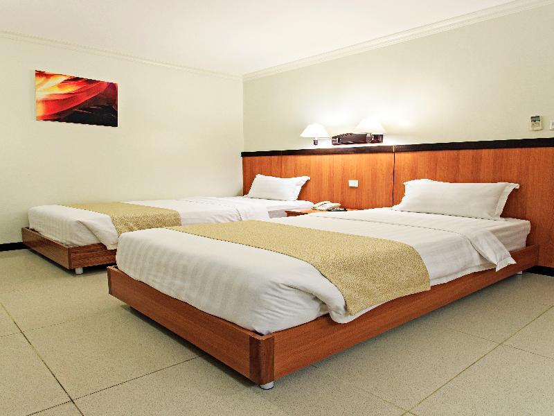 The Orchard Cebu Hotel & Suites Powered By Cocotel Exterior photo