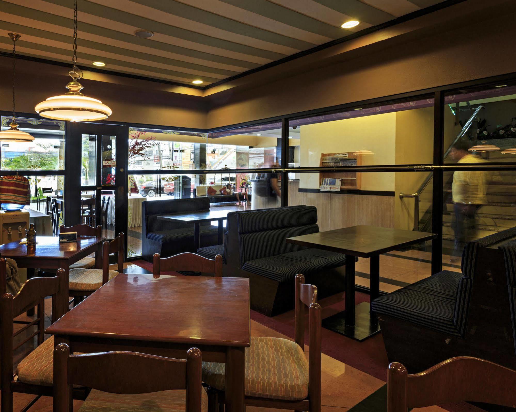 The Orchard Cebu Hotel & Suites Powered By Cocotel Exterior photo